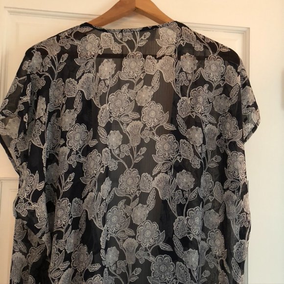 Treasure & Bond Kimono Vest - One Size - Picture 11 of 16